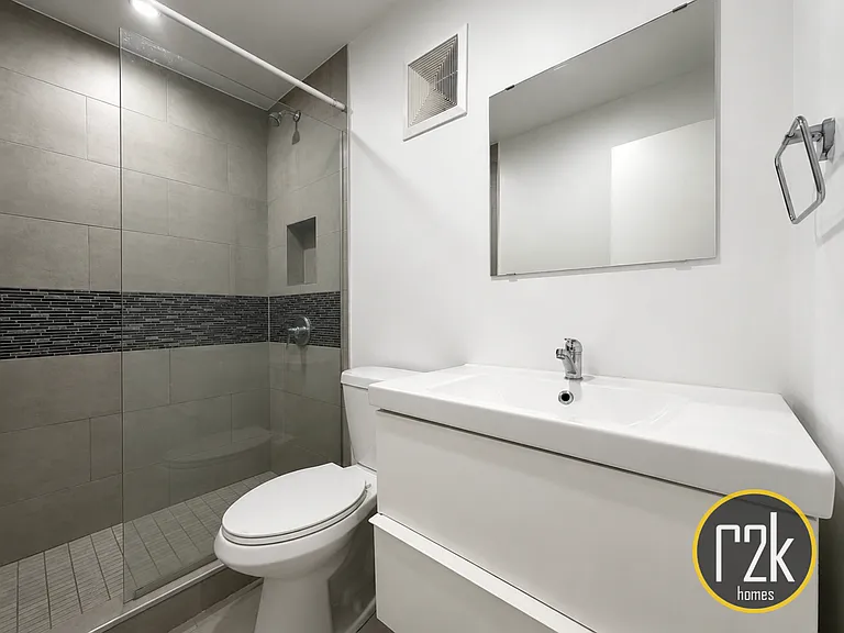 28-05 Newtown Ave #3F — Photo 12