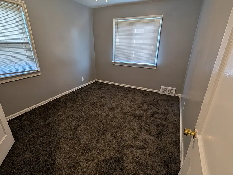 Oakman-Belleterre Apartments — Photo 19