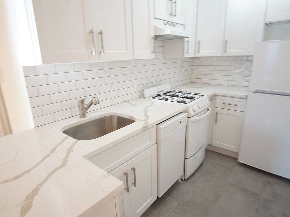 1st image of 14 W 71st St #4B