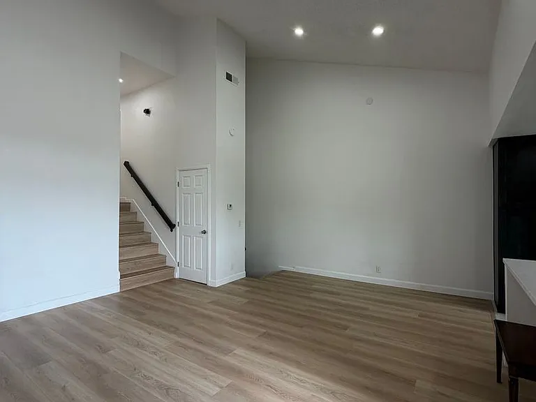 1088 San Gabriel Blvd — Photo 6