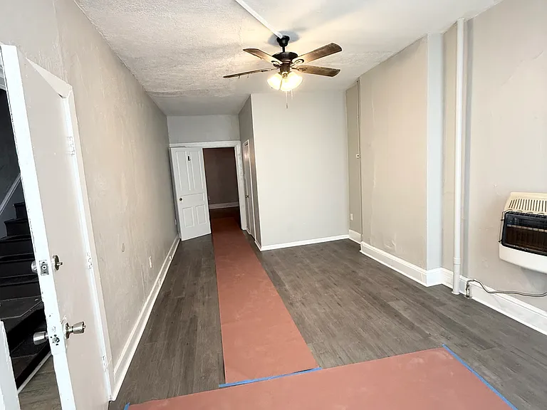 611 E Market St #1 — Photo 4