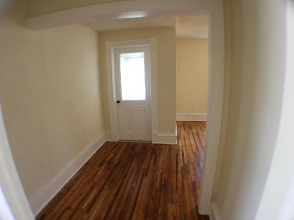 4th image of 2808 Stevens Ave #2
