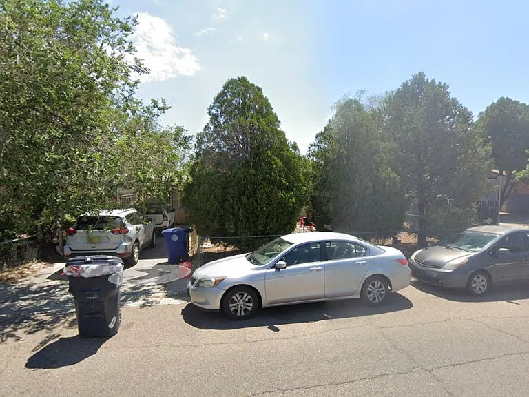 1304 Buena Vista Dr SE — Photo 4