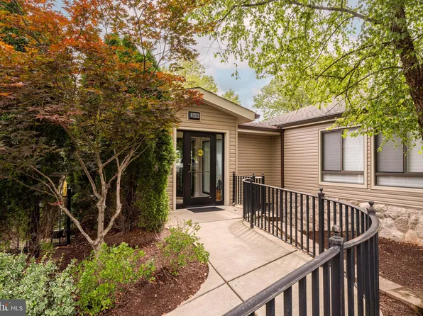 19400 Lansdowne Woods Blvd Unit 9, Leesburg, VA 20176