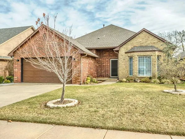 14104 Oxford Dr, Edmond, OK 73013
