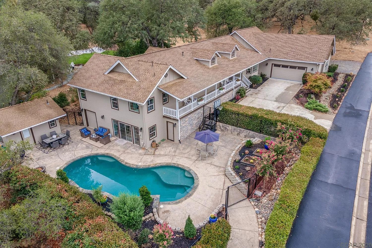 271 Catalpa Ln photo 1