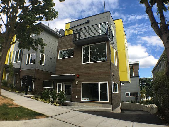 2nd image of 3920B 1st Ave NE