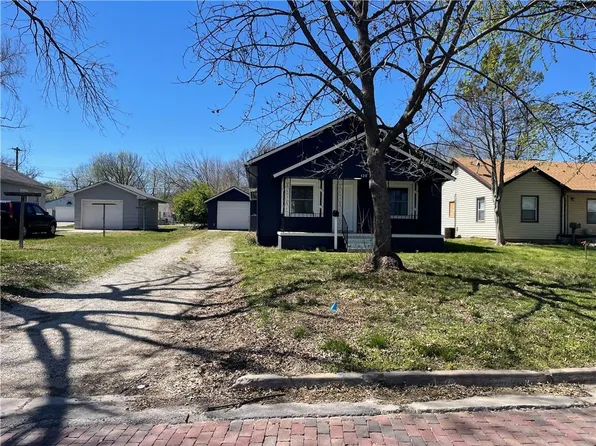 520 N Cherry St, Ottawa, KS 66067