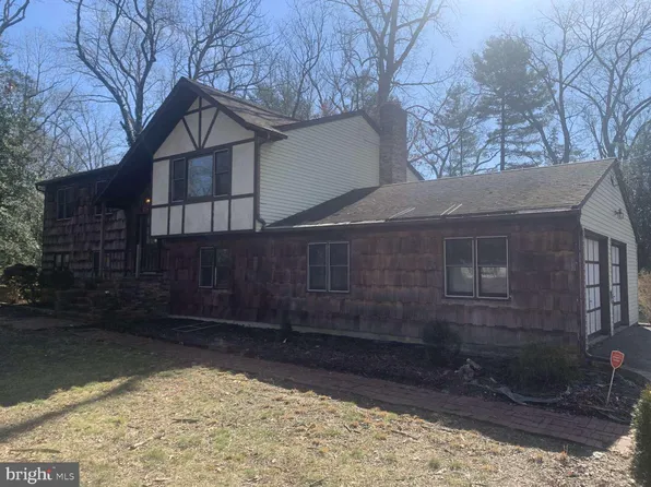 83 Oakland Dr, Pittsgrove, NJ 08318