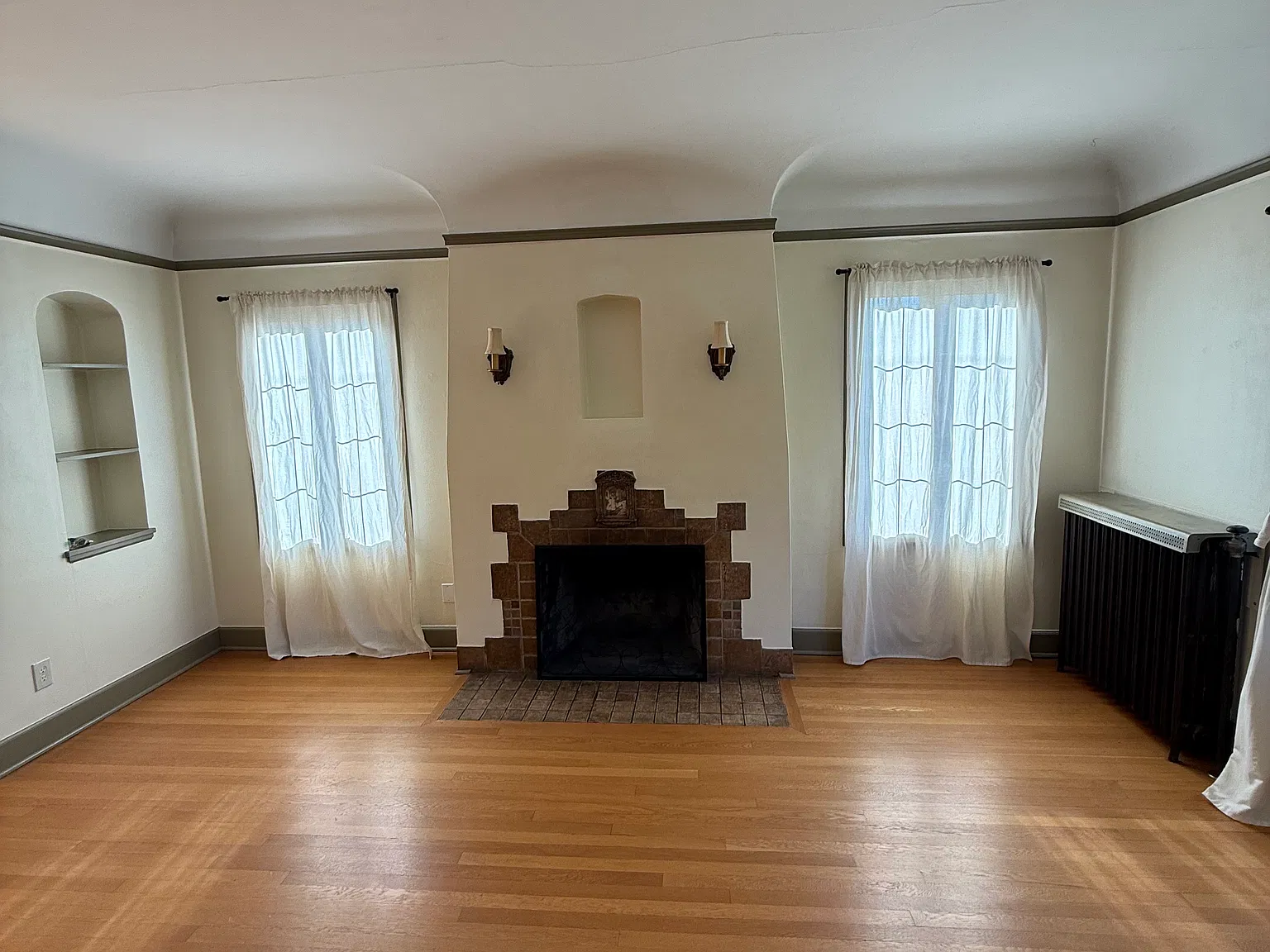 2 bed, 1300 sqft, $2,250 — Photo 3