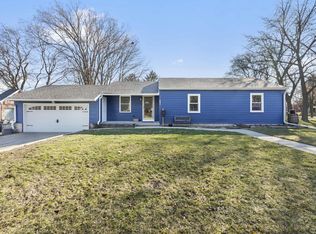 601 N Hine Ave, Waukesha, WI 53188