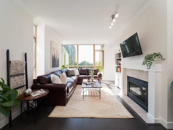 6838 Station Hill Dr #507, Burnaby, BC V3N 5A4