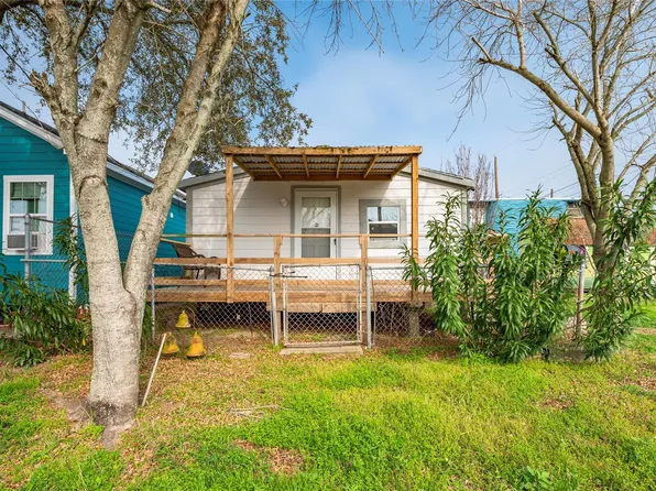 1210 56th St, Galveston, TX 77551