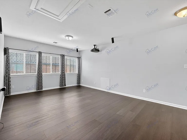 6607 Deleon St — Photo 10