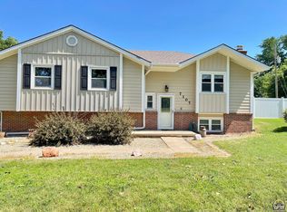 7107 Rockwood Dr, Milford, KS 66514
