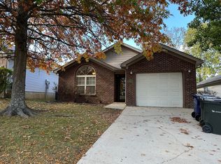 877 Revere Run Dr, Lexington, KY 40509