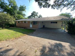 305 Cottage Dr, Natchez, MS 39120