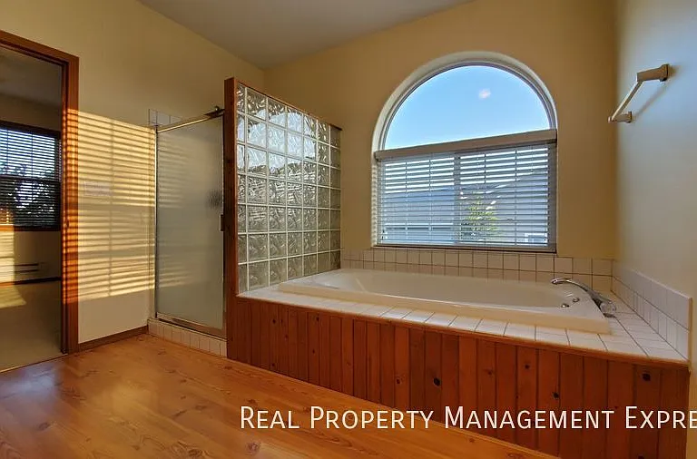 305 E Pine Lake Dr — Photo 12