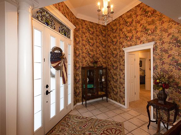 5th image of 8217 Paragon Dr