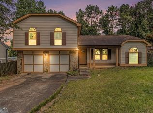 5430 Nathan Dr NW, Lilburn, GA 30047