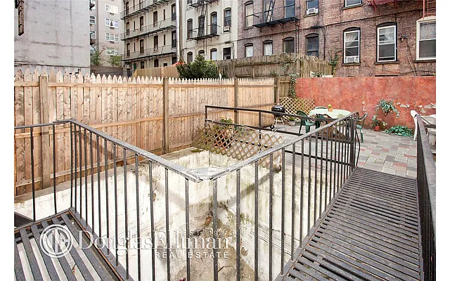 Rented by Douglas Elliman | media 26