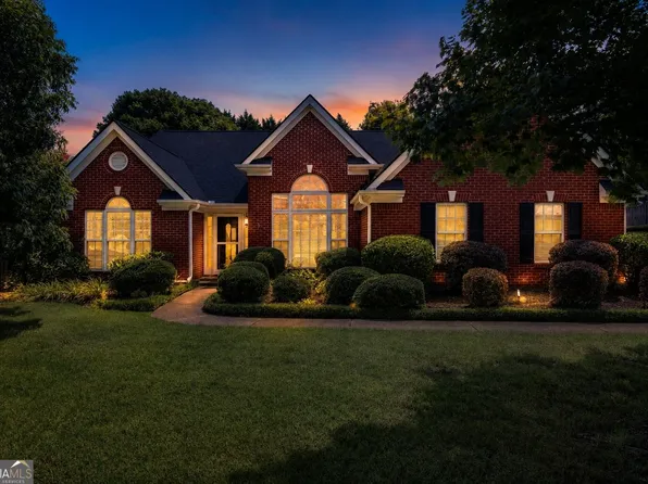 2712 Bogan Creek Dr, Buford, GA 30519
