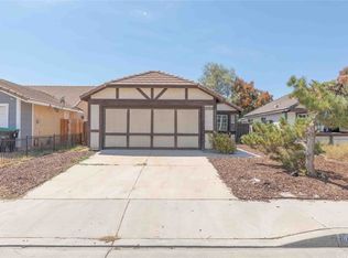 1067 Ivy St, Hemet, CA 92545