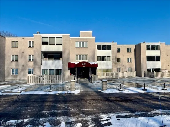 520 Meredith Ln APT 414, Cuyahoga Falls, OH 44223