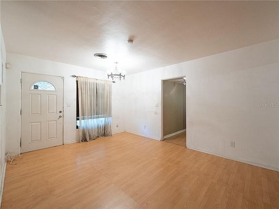 5th image of 936 Kensington Dr