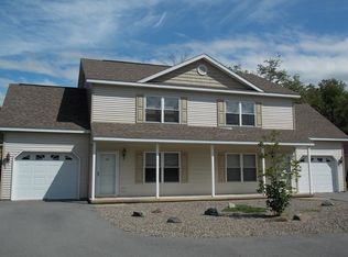 57 Dunsbach Rd, Halfmoon, NY 12065