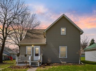 105 N Vernon St, Conrad, IA 50621
