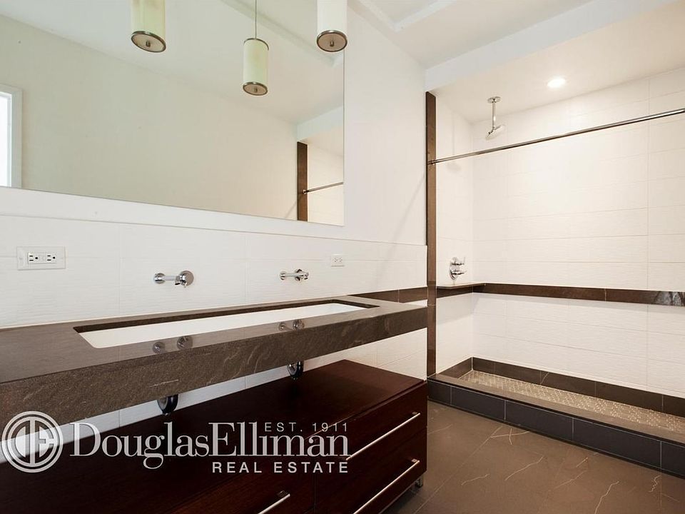 4117 Crescent St Long Island City NY Zillow