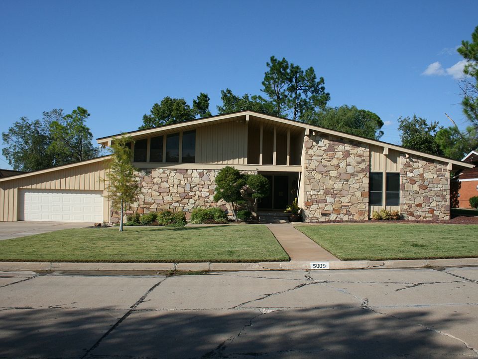 1st image of 5009 SW Country Club Dr