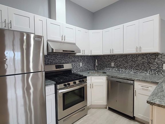 5th image of 100 Griffith St #3R