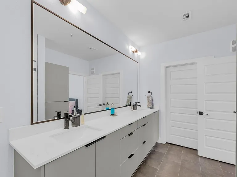 2500 Longview St #323 — Photo 21