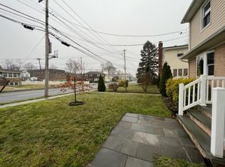 72 Main St, Farmingdale, NY 11735