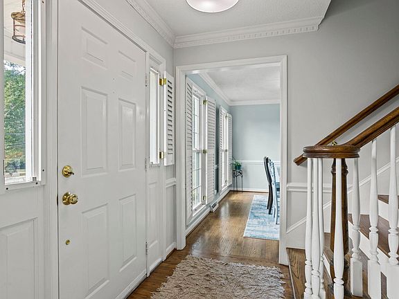 3rd image of 106 Bridgewood Ave