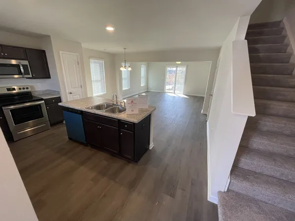 1055 Peony Ln, Youngsville, NC 27596