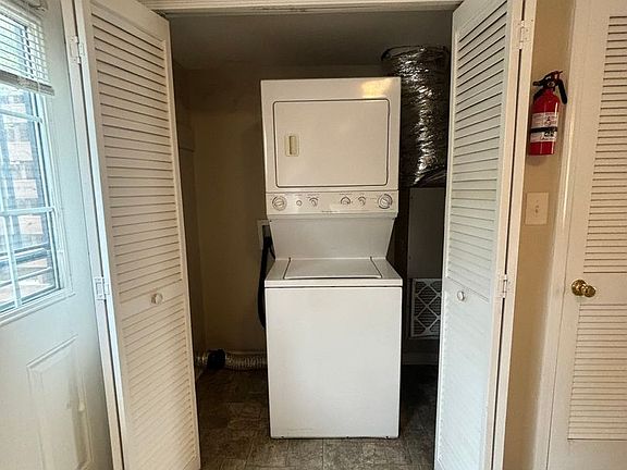 5th image of 2809 Cobalt Dr APT C