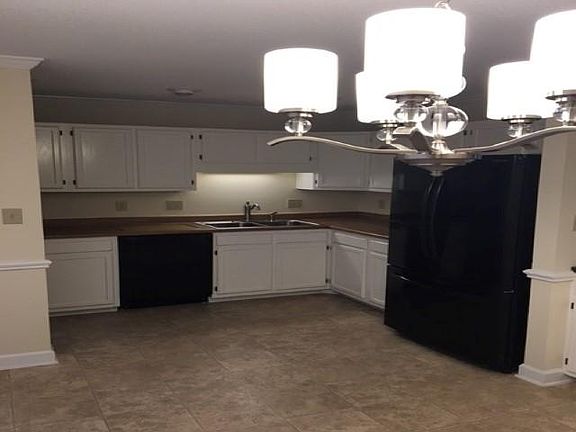 3rd image of 200 Woodcroft Pkwy #54B