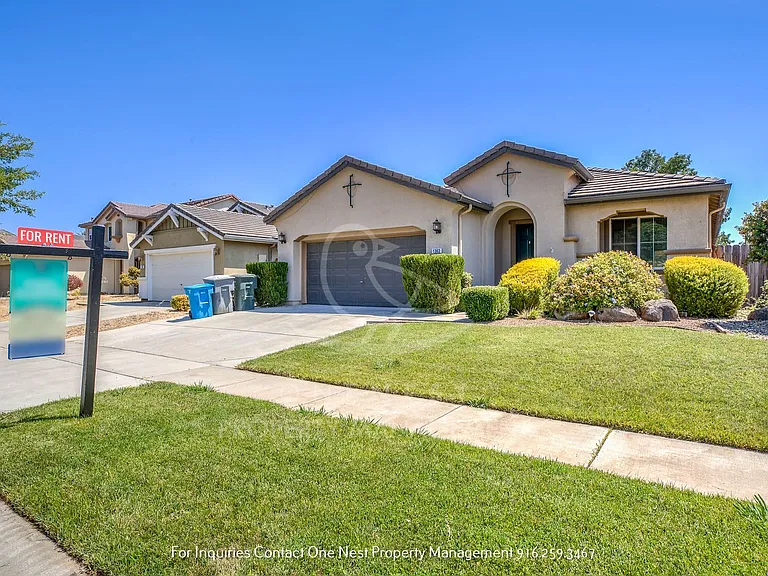 1362 Paddington Way — Photo 3