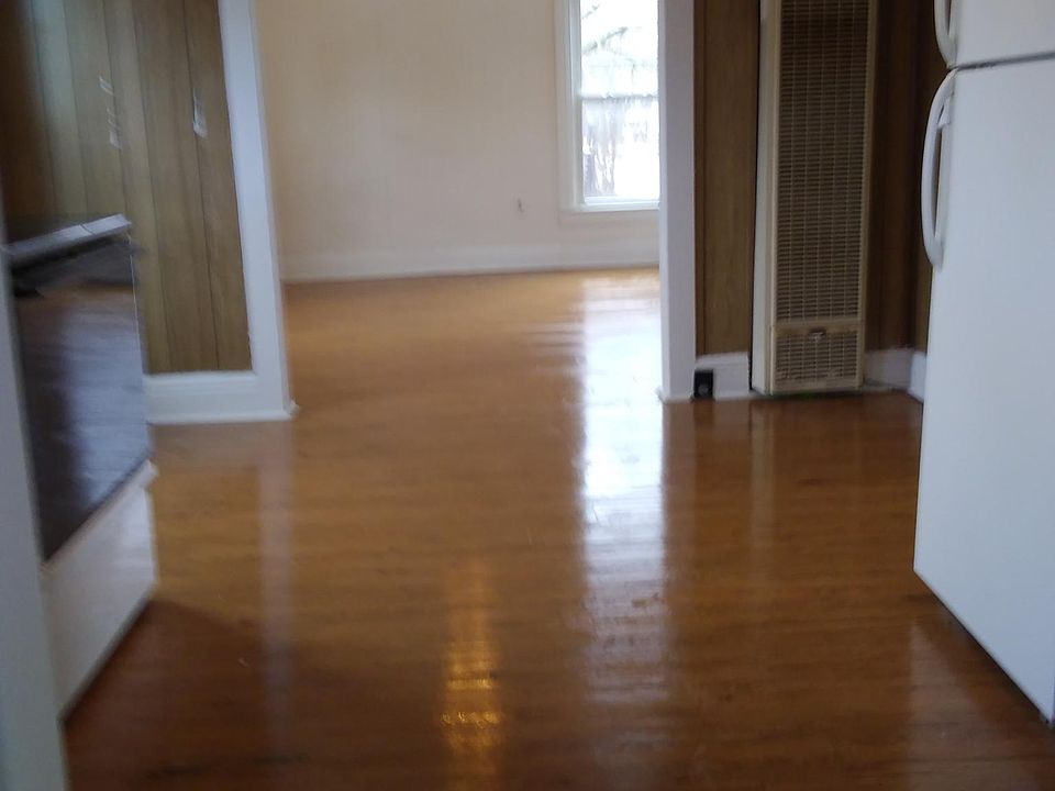 2nd image of 11 1st St