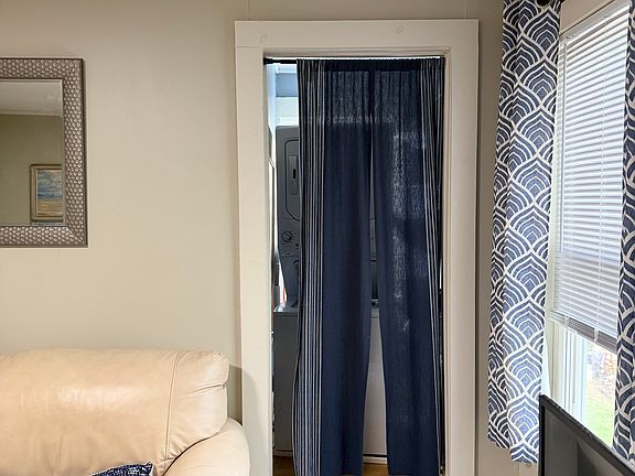 4th image of 29 South St #2