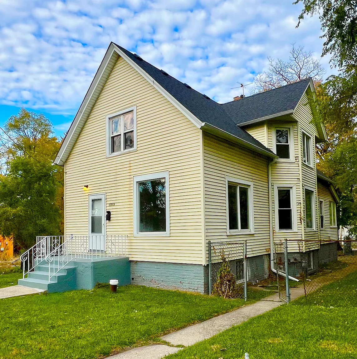 13919 Lincoln Ave photo 1