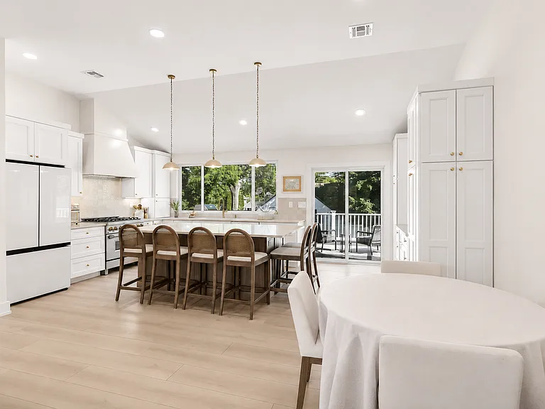 53 Field Ave — Photo 9
