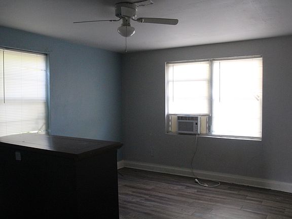 2nd image of 1008 N McKinley St APT 1