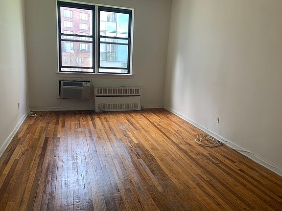 5th image of 100 Sullivan St APT 7E