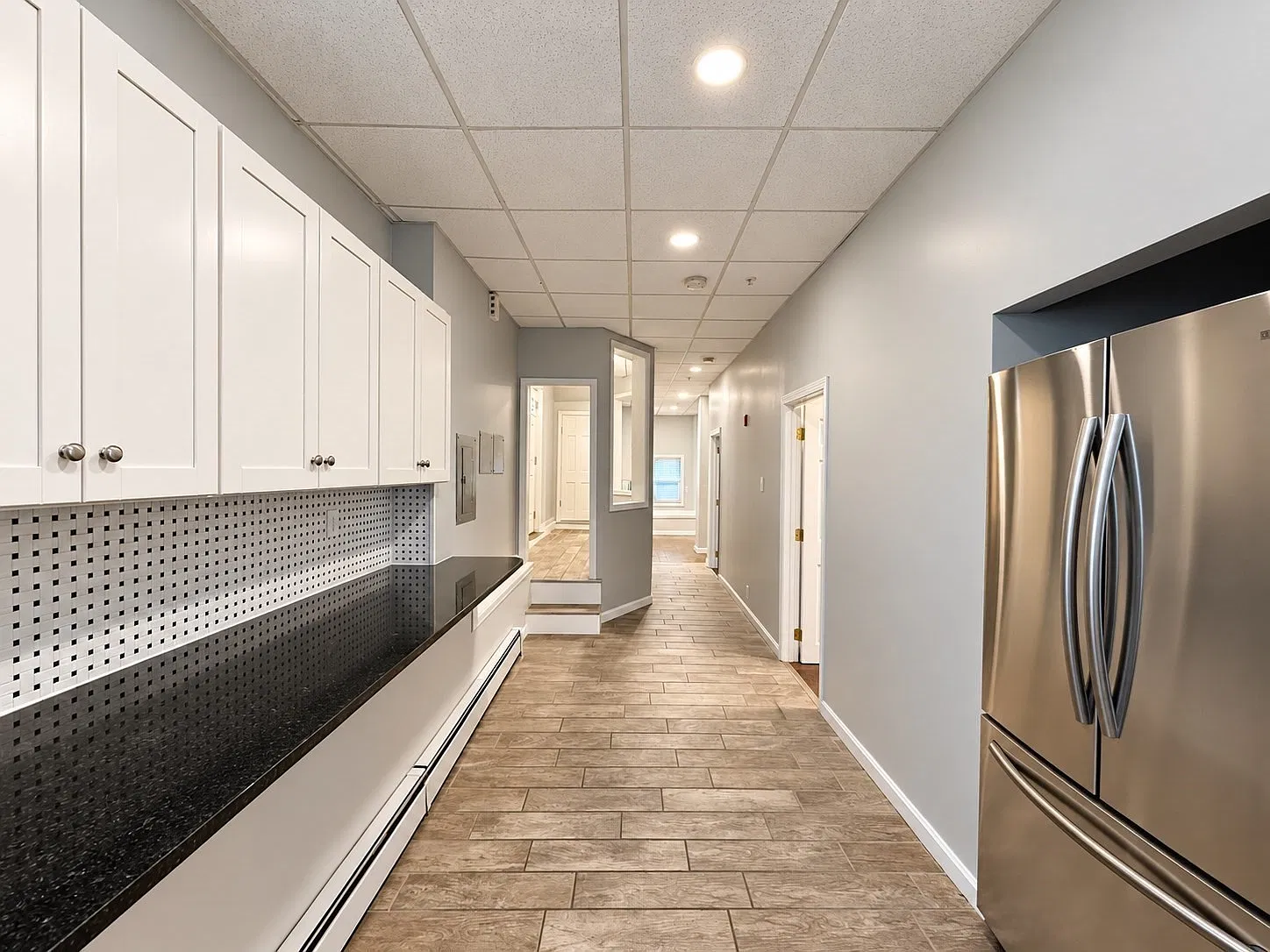 2 bed, 1.0 bath, 1200 sqft, $1,999 — Photo 3