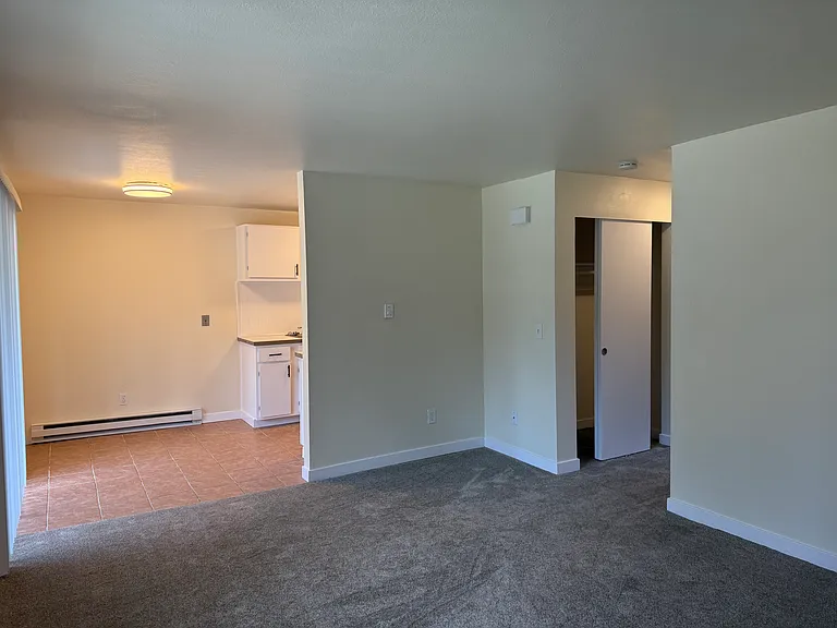 631 Israel Rd SW #C — Photo 3