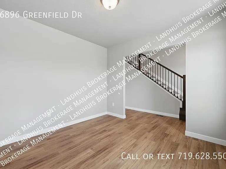 16896 Greenfield Dr — Photo 6